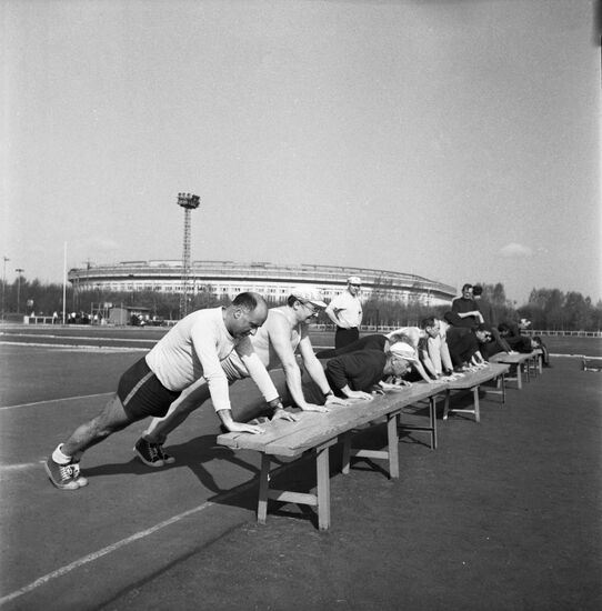 Members of health improvement group exercise