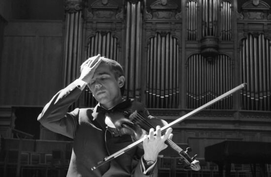 Soviet violinist Viktor Tretyakov
