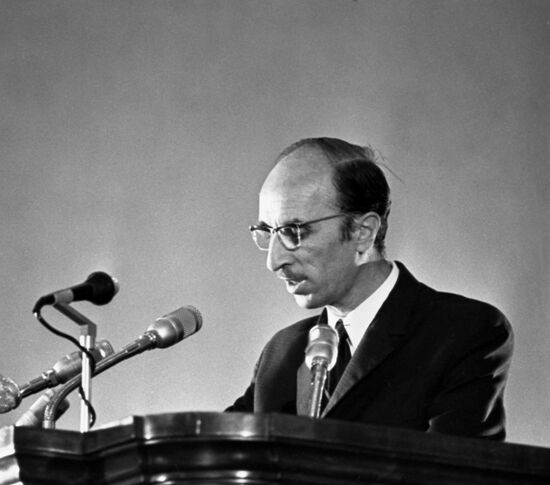 News conference following Soyuz 9 space flight