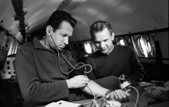 Pilots-Cosmonauts Georgy Shonin and Valery Kubasov