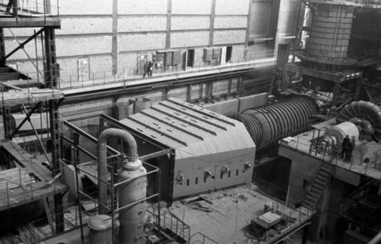 U-25 pilot power plant with magneto-hydrodynamic generator