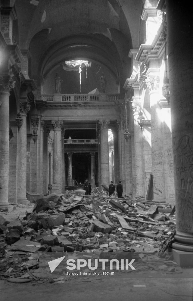 Reichstag in ruins