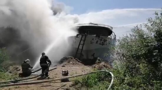 Russia River Motorboat Fire