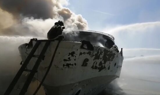 Russia River Motorboat Fire