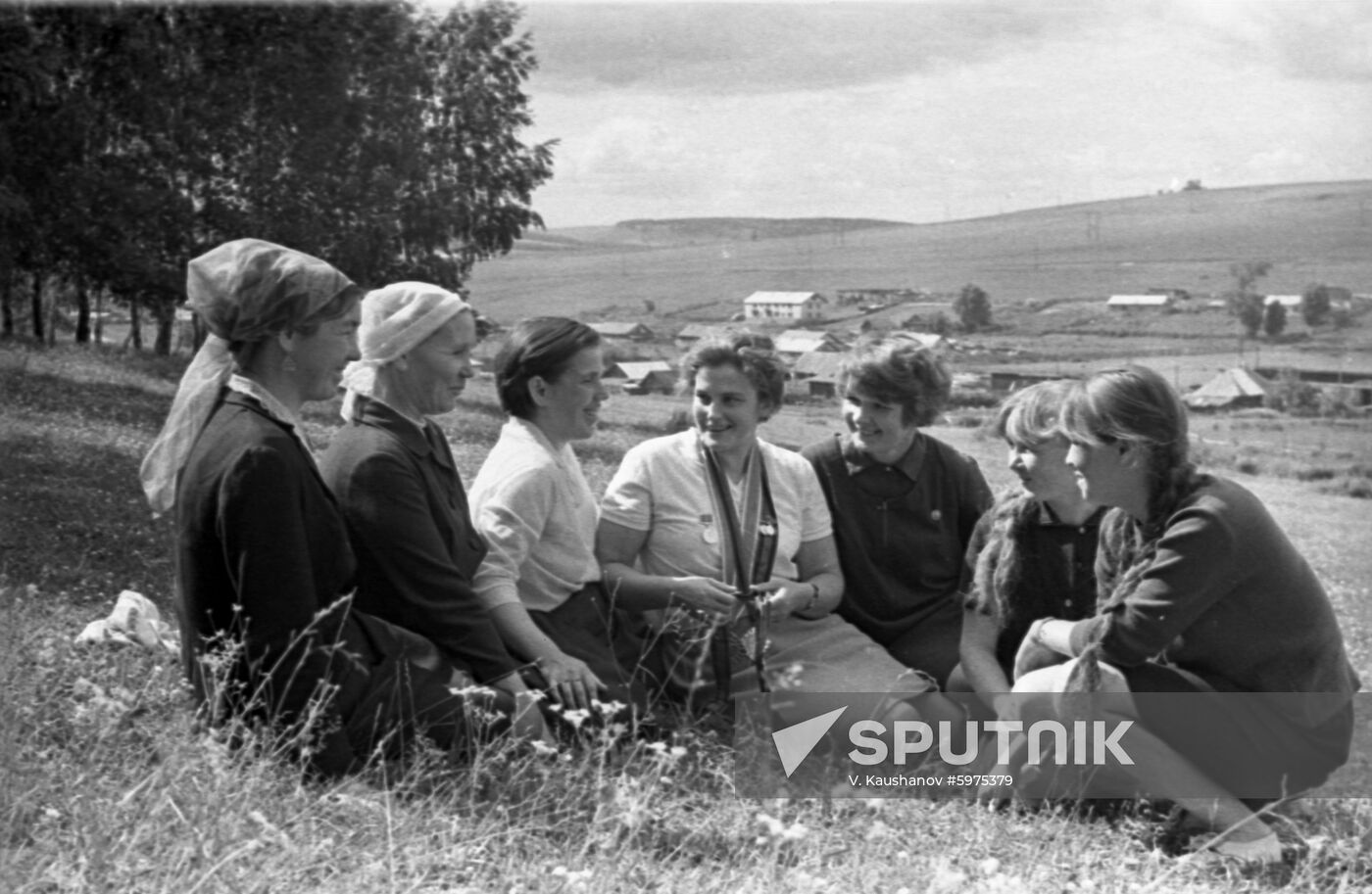Milkmaids at the Bardymsky state farm