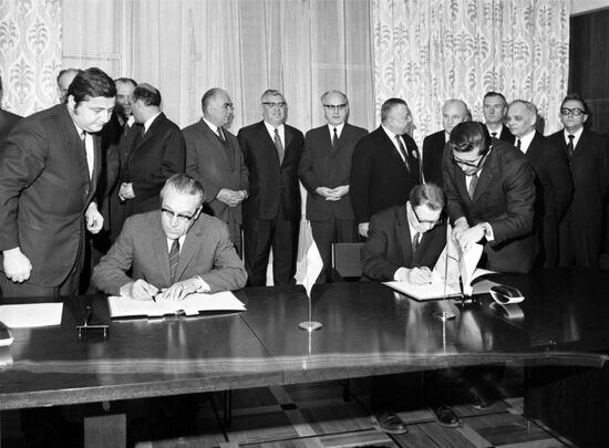 Signing of the protocol on trade between the Soviet Union and Yugoslavia