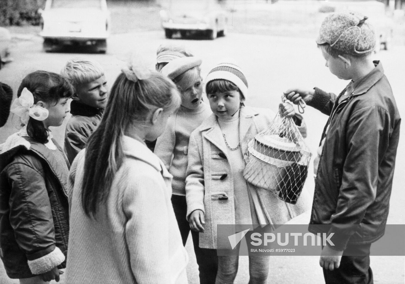 Still from movie Odd Fellow from Grade B