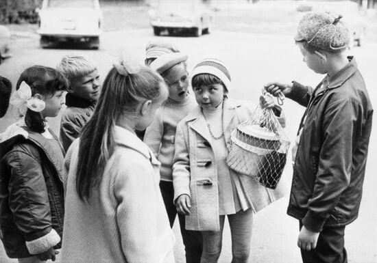 Still from movie Odd Fellow from Grade B