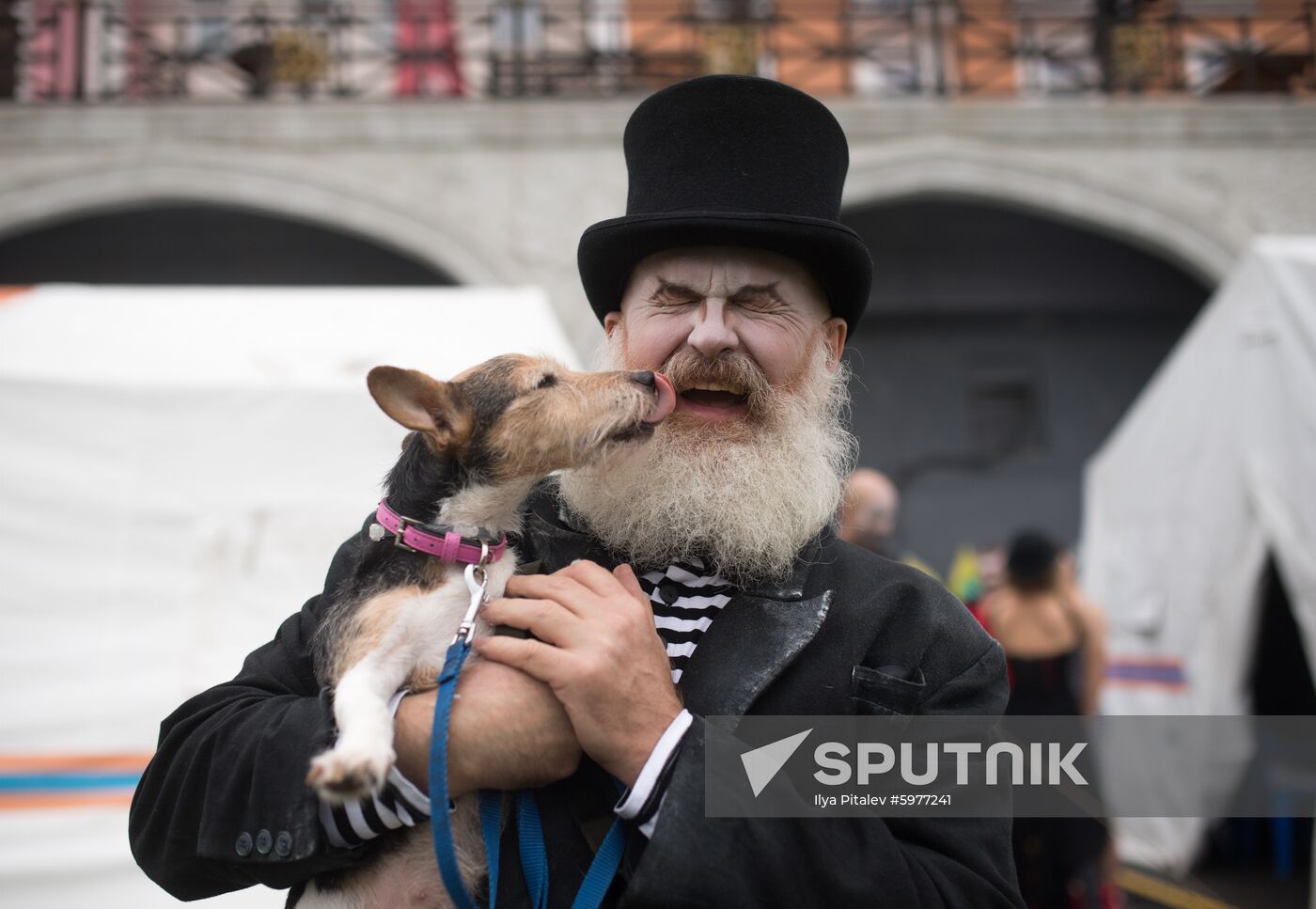 Russia Street Theatre Show