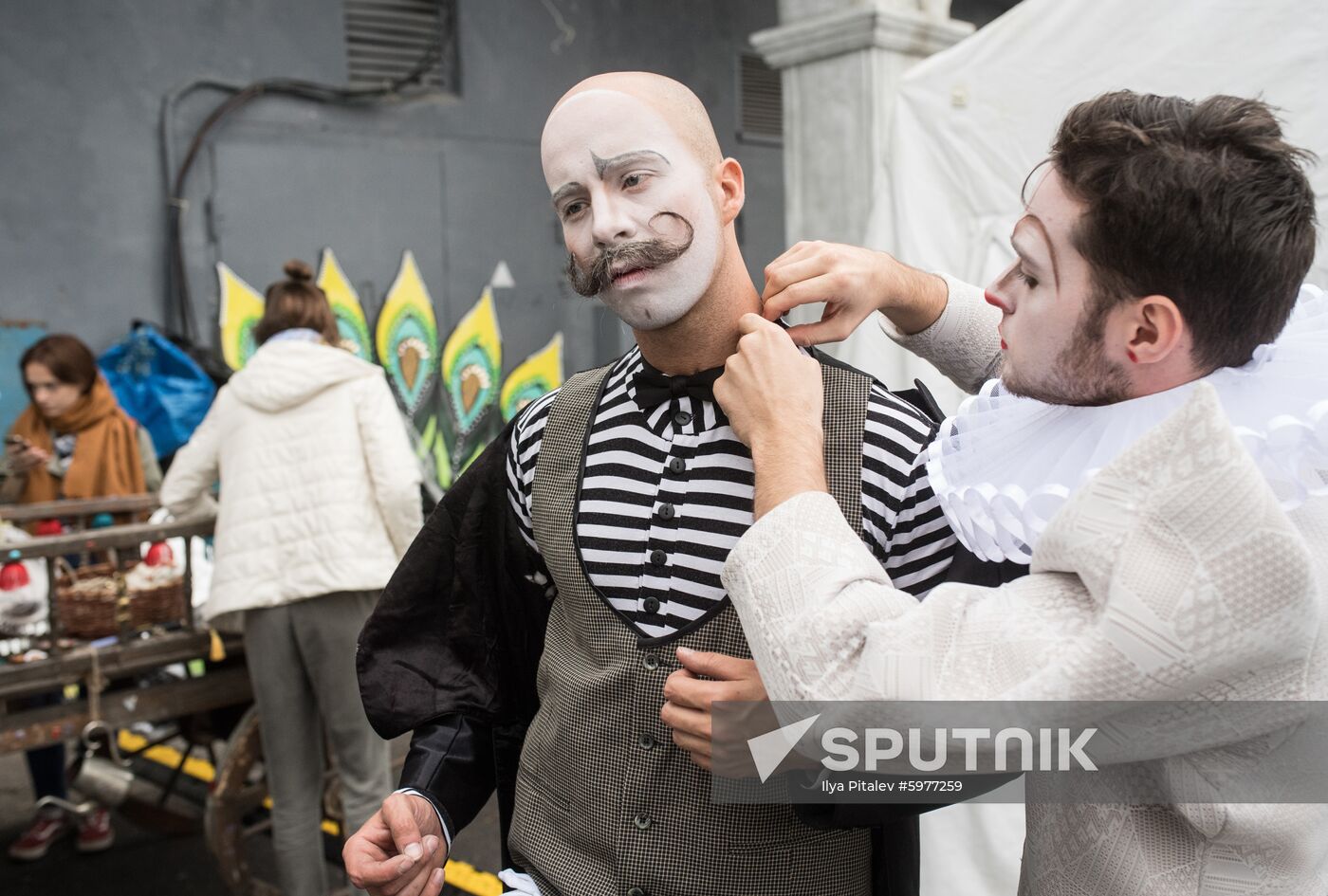 Russia Street Theatre Show