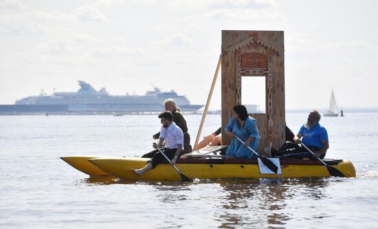 Russia Floating Crafts Show