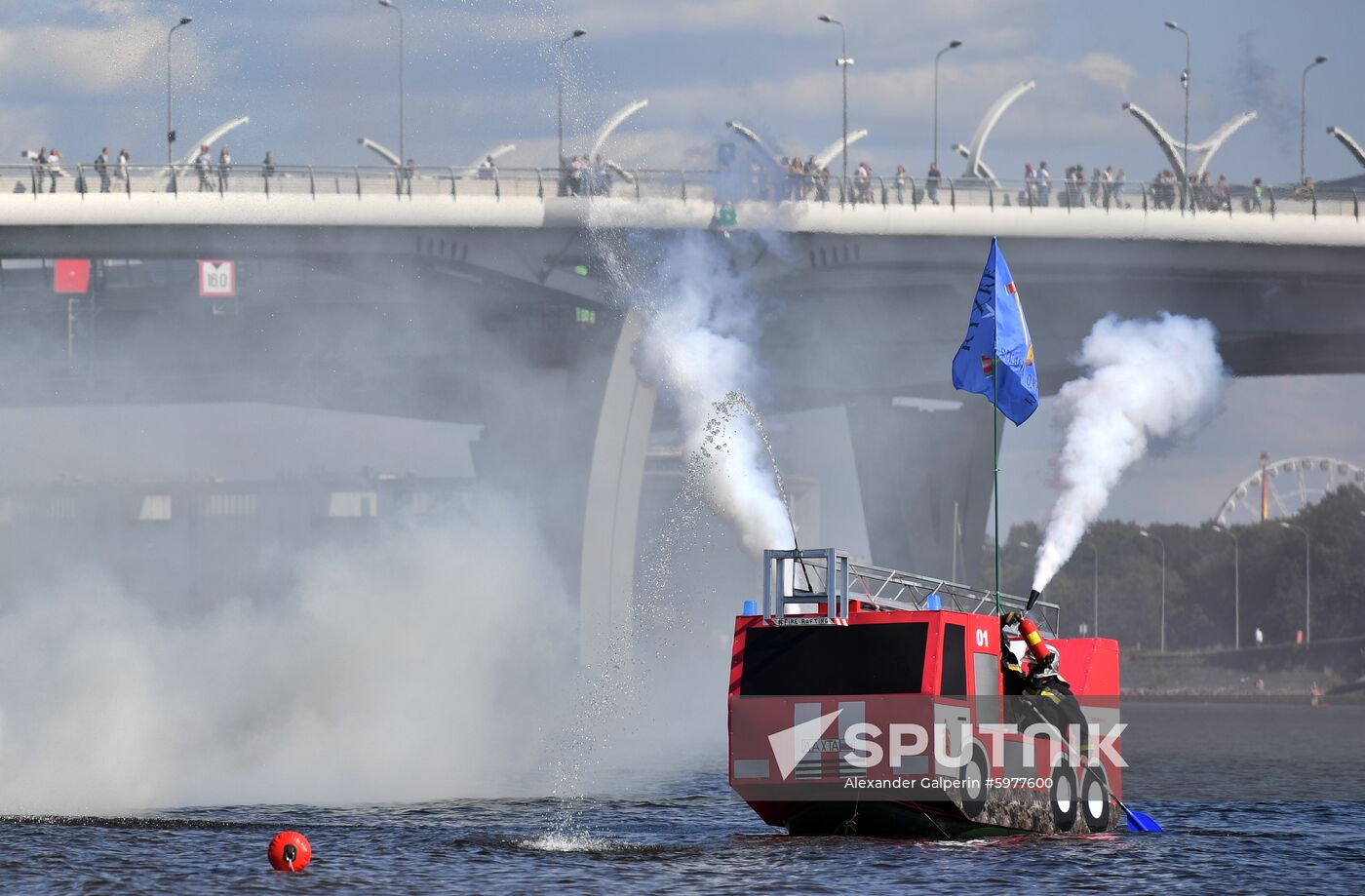 Russia Floating Crafts Show