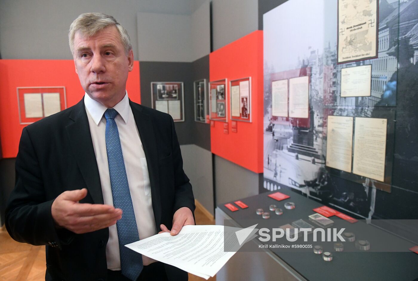 Opening of exhibition 1939: World War II Begins