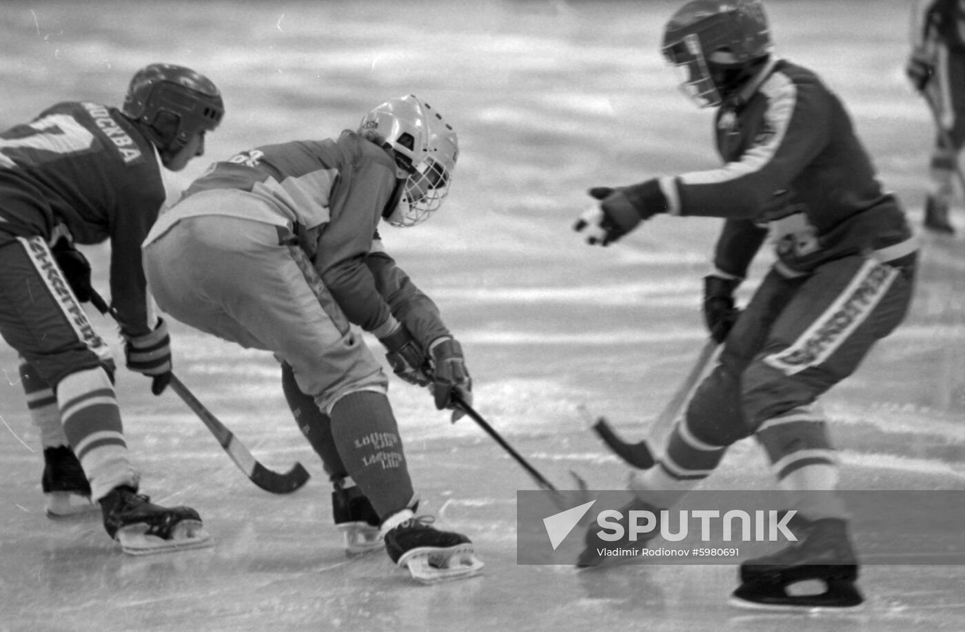 Match between women's bandy teams