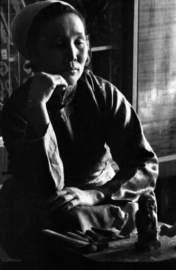 Tuva stone-carver Raisa Arakchaa