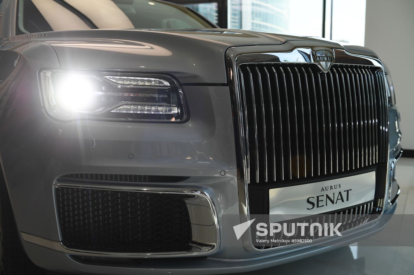 Russia Aurus Showroom