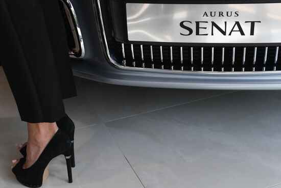 Russia Aurus Showroom