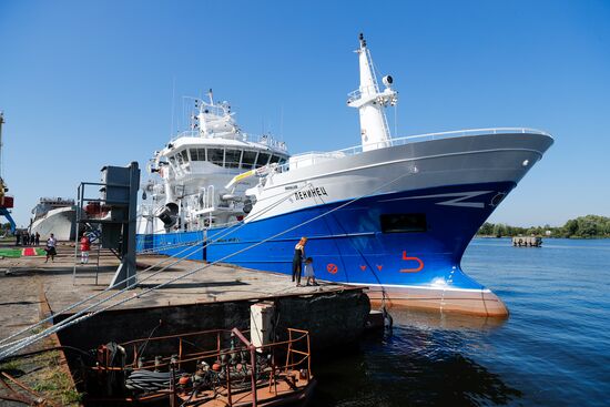 Russia Leninets Fishing Vessel
