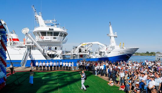 Russia Leninets Fishing Vessel