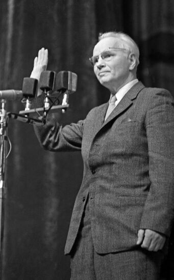 Soviet poet Stepan Shchipachev
