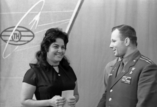 Yuri Gagarin and Angela Alonso