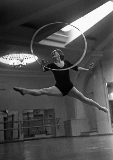 Soviet gymnast Lyudmila Savinkova