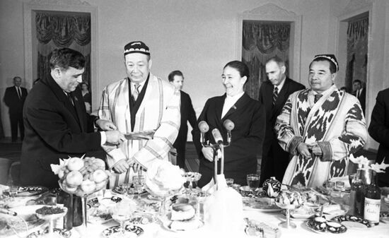 King of Laos Sisavang Vatthana visits USSR