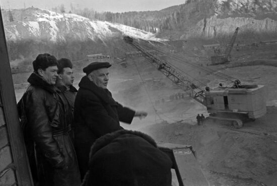 Building Krasnoyarsk hydropower plant