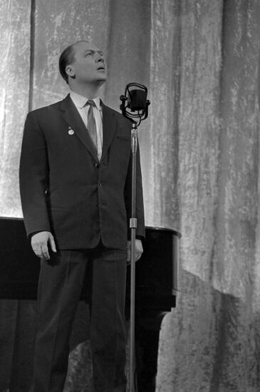 Soveit singer Vladimir Troshin