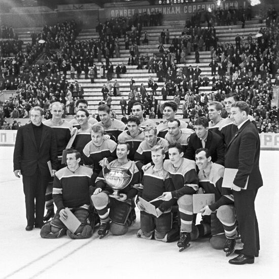 17th USSR Ice Hockey Championships (1962-1963)