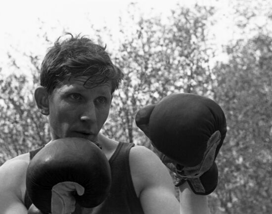 Soviet boxer Viktor Bystrov