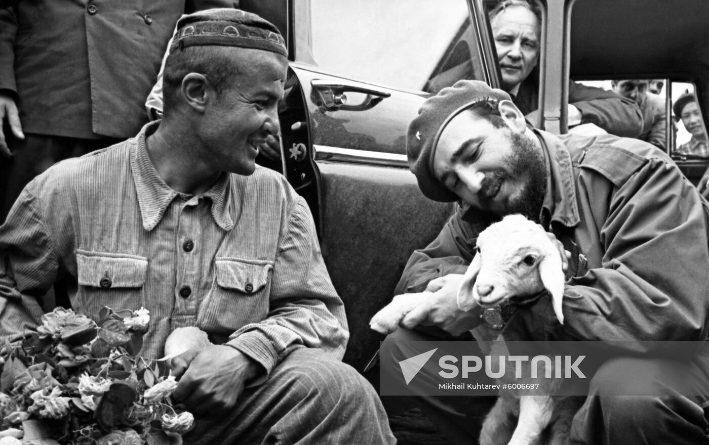 Fidel Castro Ruz visits USSR