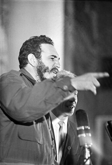 Fidel Castro Ruz visits USSR