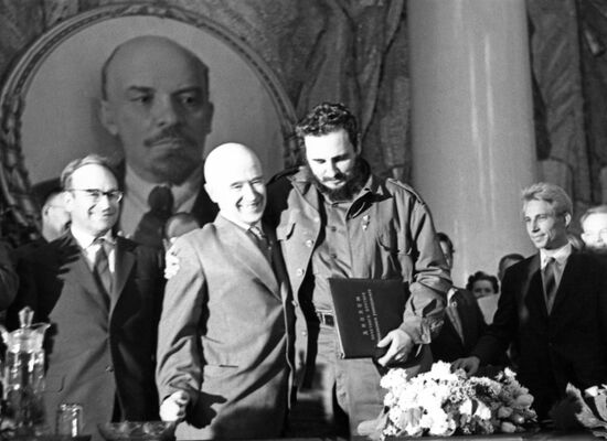 Fidel Castro Ruz visits USSR