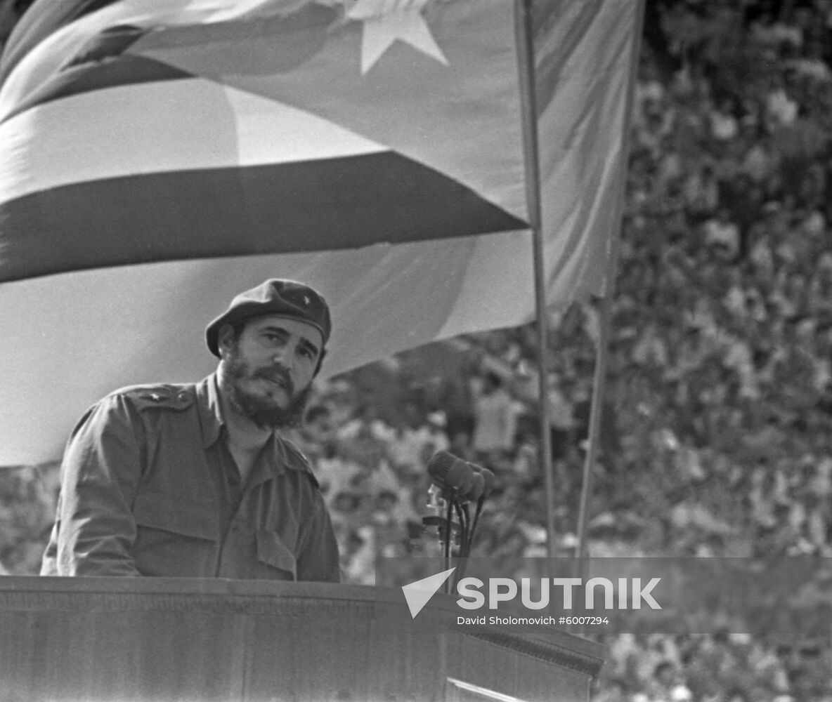 Fidel Castro Ruz visits USSR