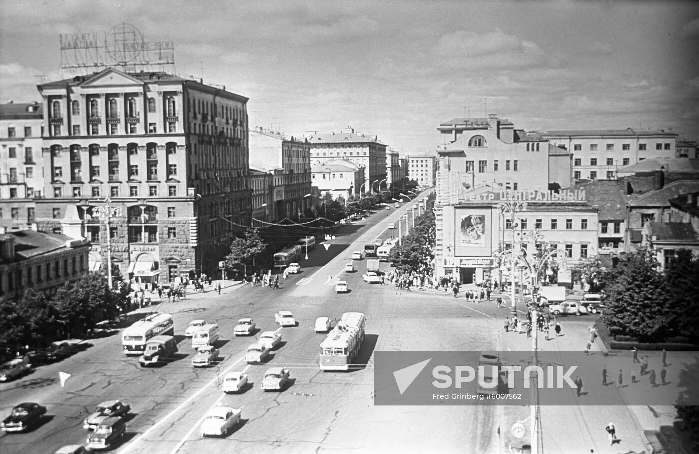 Gorky Street and Pushkinskaya Square in Moscow