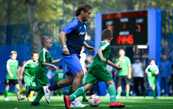 Russia Soccer Stars And Kids
