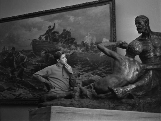 Soviet fencer Grigory Kriss