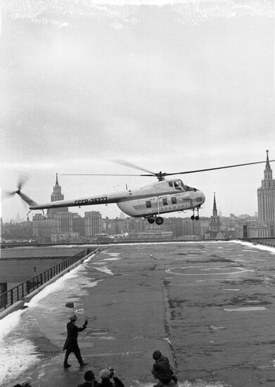 Helicopter on roof of Moscow's Central Post Office