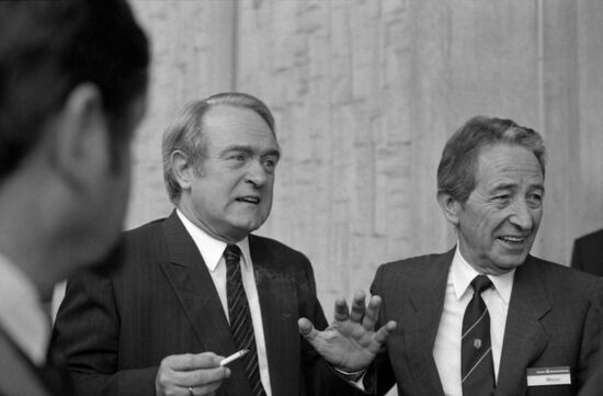 North Rhine Westphalia Prime Minister Johannes Rau visits USSR