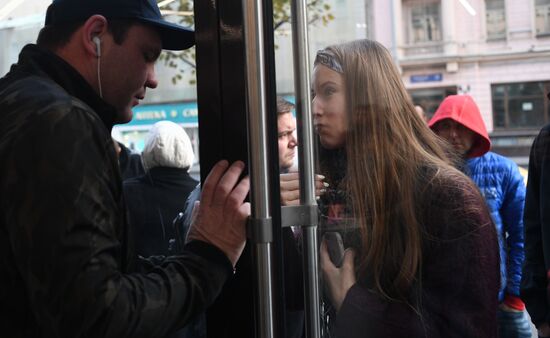 Russia iPhone 11 On Sale