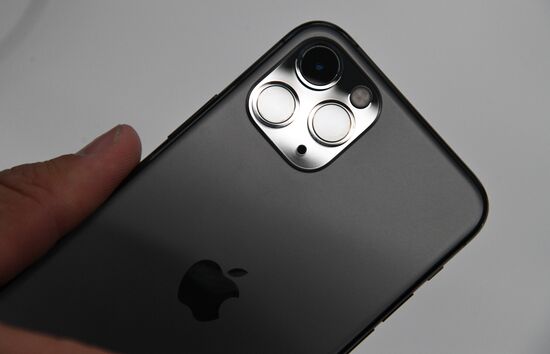 Russia iPhone 11 On Sale
