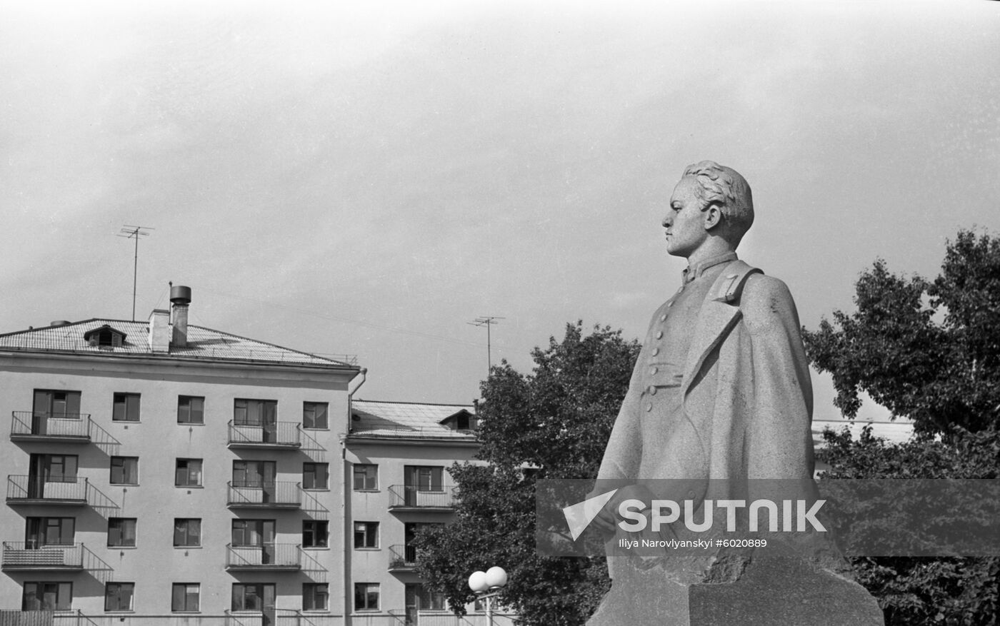 Monument to gymnasium student Vladimir Ulyanov in Ulyanovsk