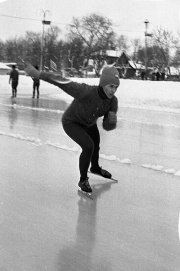 Speed skater Valentina Stenina