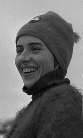 Speed skater Valentina Stenina