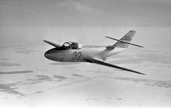 Yak-32 military jet trainer aircraft