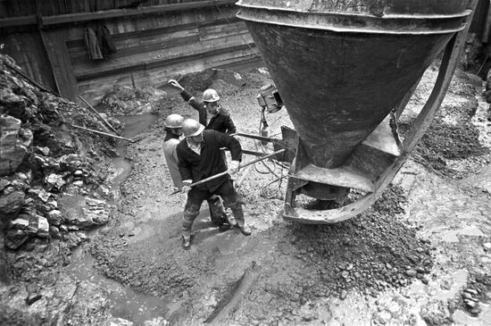 Zeiskaya Hydropower Plant under construction