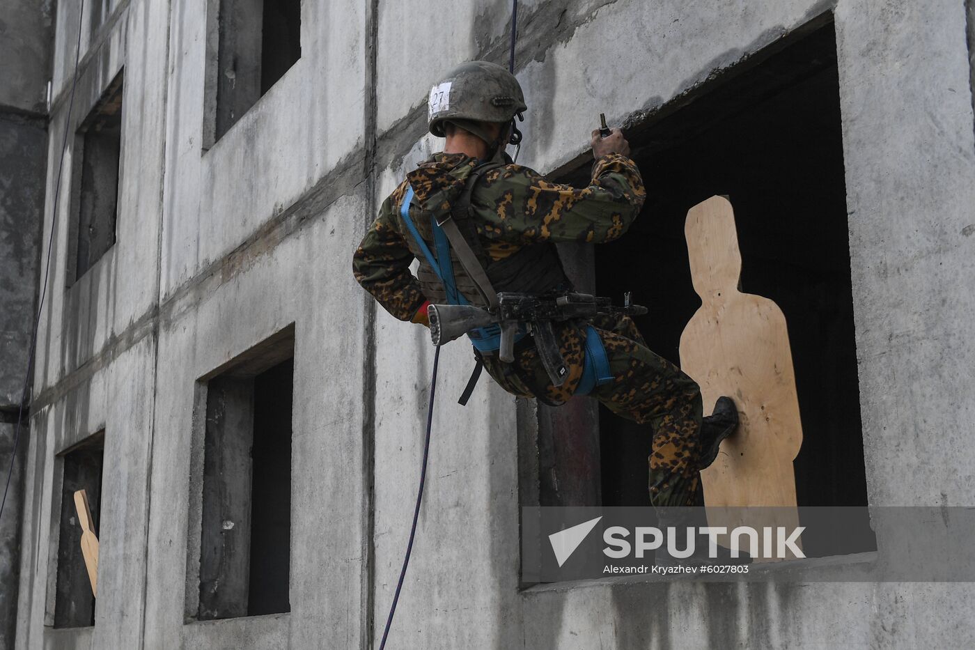 Russia National Guard Maroon Berets Exams