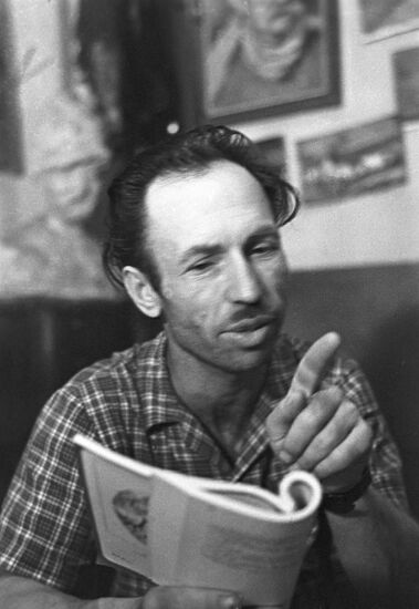 Moldovan poet Dmitry Karachoban