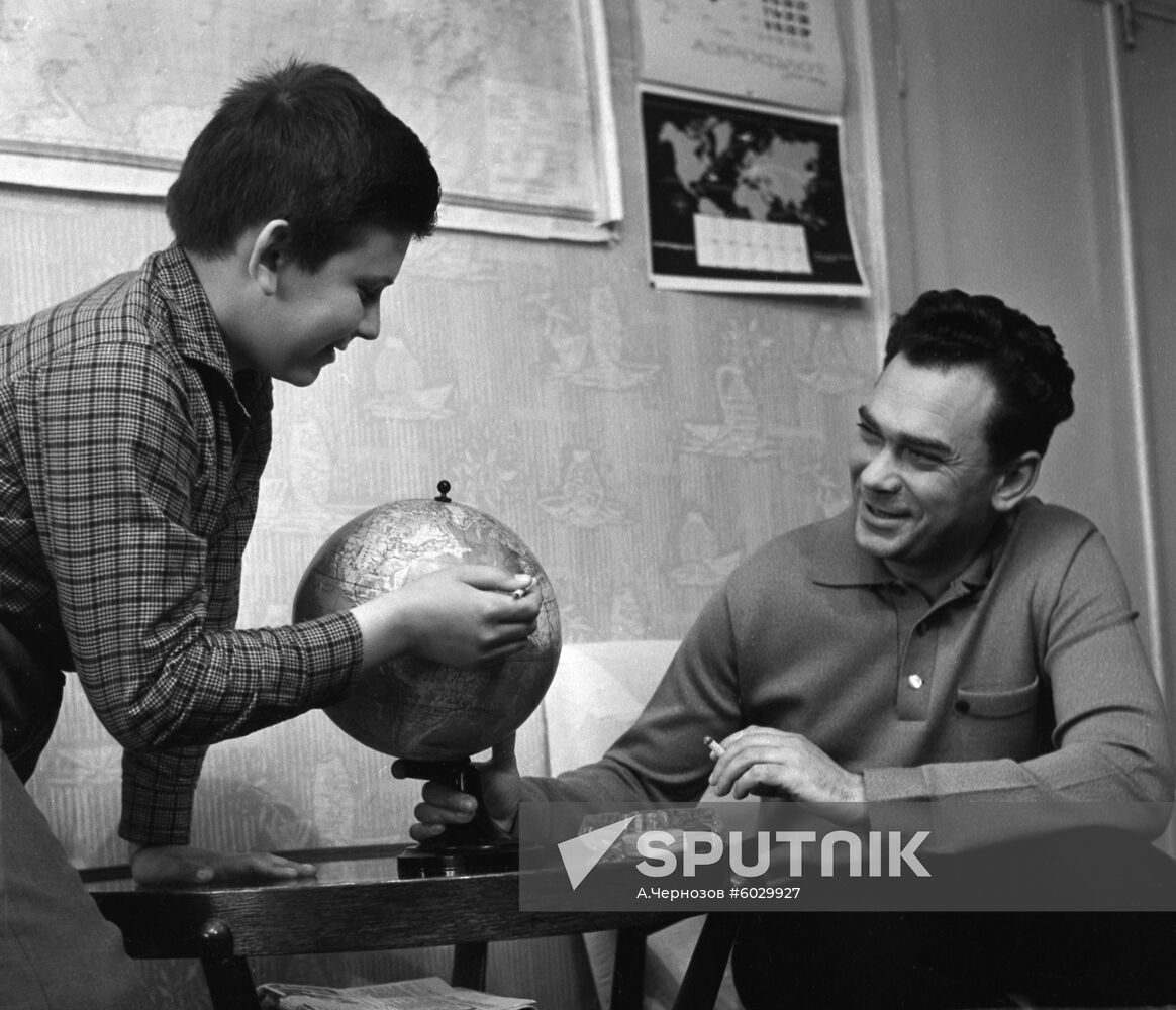 International airline pilot Pyotr Khmelnitsky